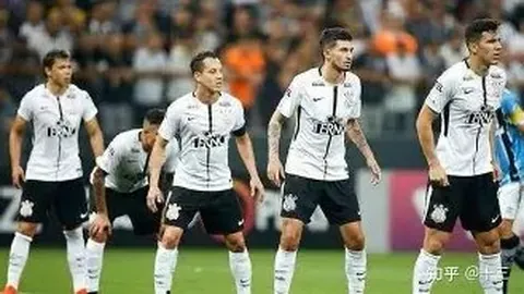 库里12分加兰27分，骑士狂胜勇士续写10连胜辉煌