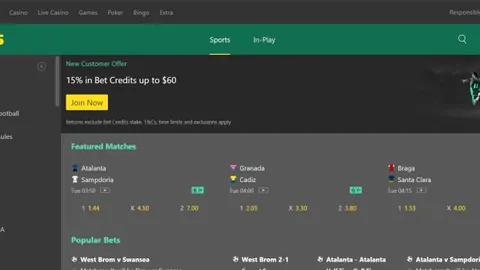 “萨尔茨堡红牛15人新冠检测阳性，此前与拜仁有过交锋”